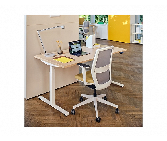 OGI DRIVE height-adjustable desk